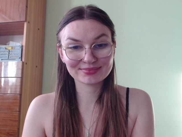 Ellyxcute's BongaCams show and profile