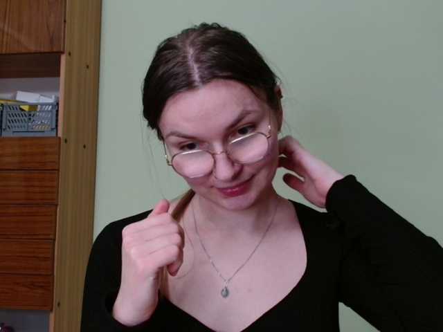 Ellyxcute — Hey there :) lets have some naughty & kinky fun 