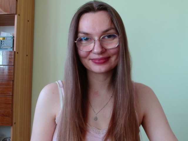 Ellyxcute's BongaCams show and profile