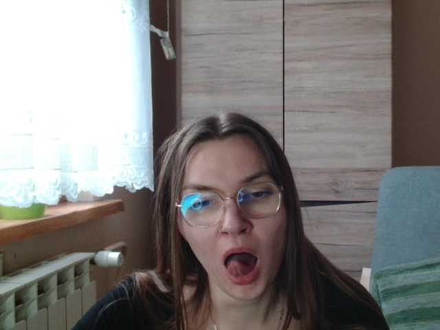 Ellyxcute webcam bongacams model stream image