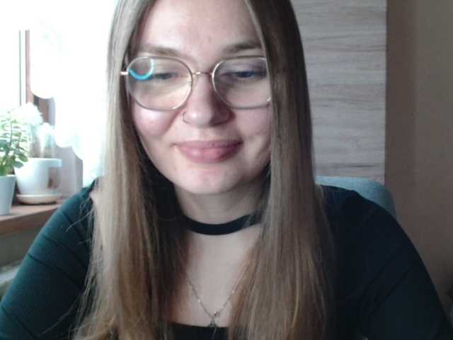 Ellyxcute — Hey there :) lets have some naughty & kinky fun 