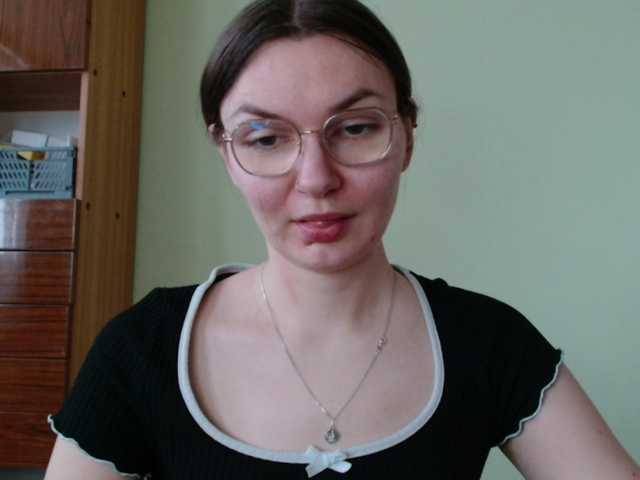 Ellyxcute's BongaCams show and profile