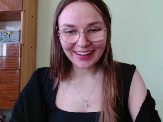Ellyxcute's BongaCams show and profile