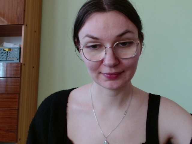 Ellyxcute's BongaCams show and profile