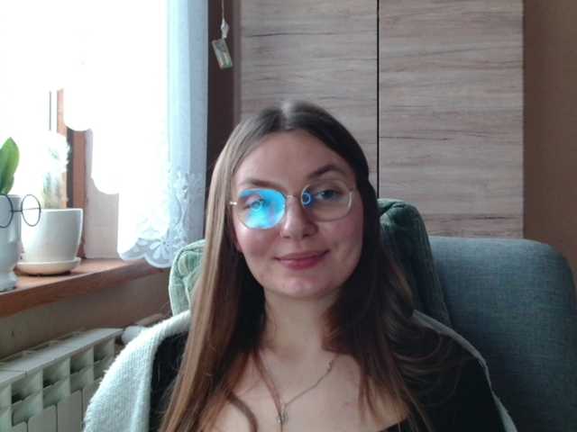 Ellyxcute's BongaCams show and profile