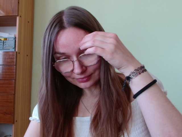 Ellyxcute's BongaCams show and profile