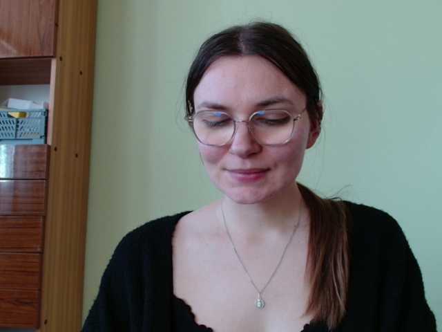 Ellyxcute's BongaCams show and profile