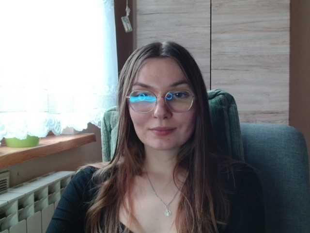 Ellyxcute's BongaCams show and profile