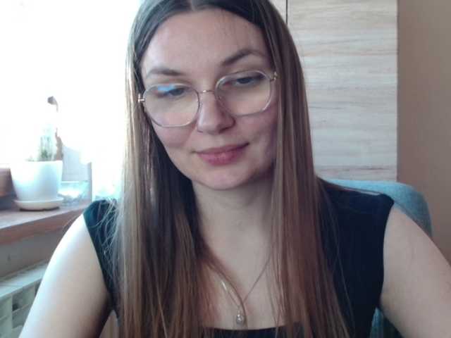 Ellyxcute's BongaCams show and profile