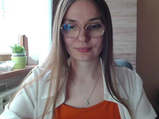 Ellyxcute's BongaCams show and profile