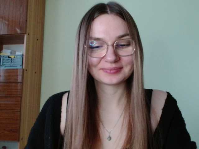 Ellyxcute webcam bongacams model stream image