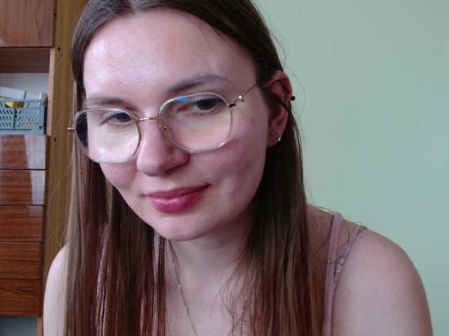 Ellyxcute's BongaCams show and profile