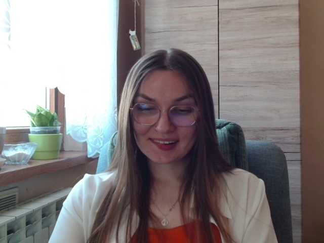 Ellyxcute's BongaCams show and profile