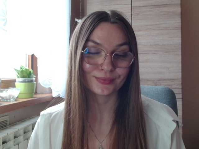 Ellyxcute's BongaCams show and profile