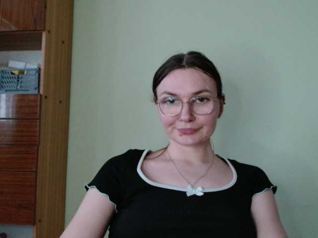 Ellyxcute webcam bongacams model stream image