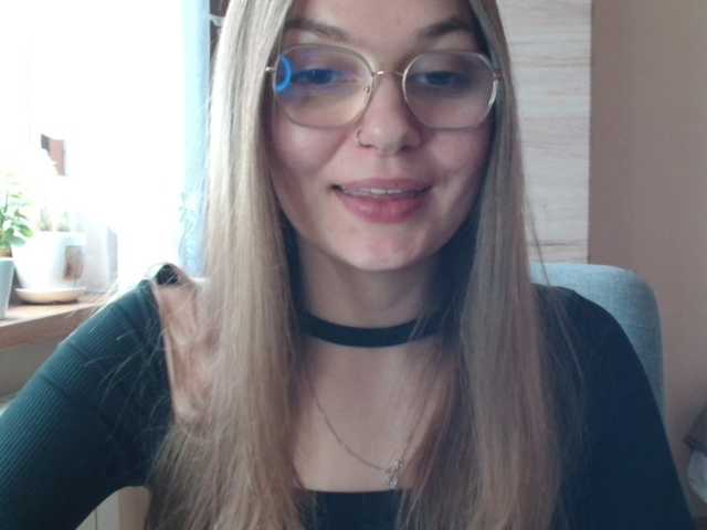Ellyxcute — Hey there :) lets have some naughty & kinky fun 