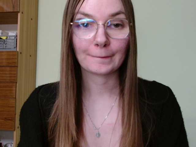 Ellyxcute's BongaCams show and profile