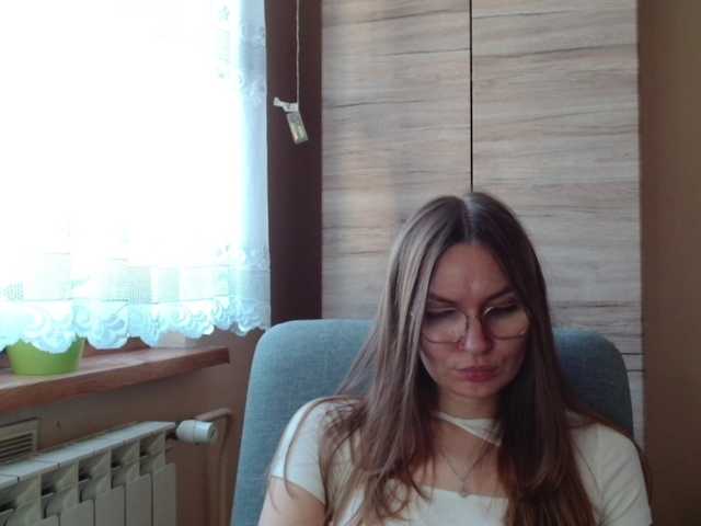 Ellyxcute from BongaCams