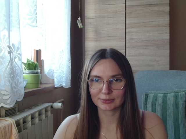 Ellyxcute's BongaCams show and profile