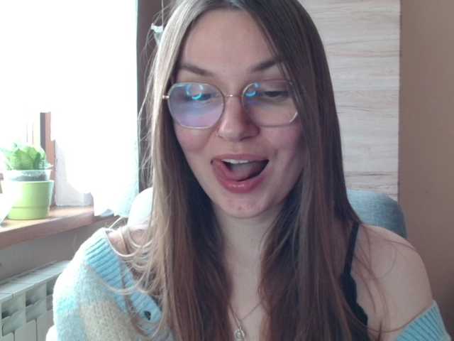 Ellyxcute's BongaCams show and profile