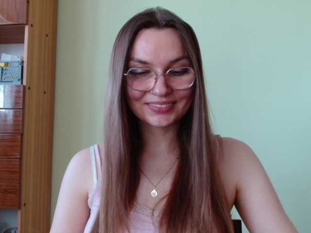 Ellyxcute's BongaCams show and profile