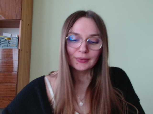 Ellyxcute's BongaCams show and profile