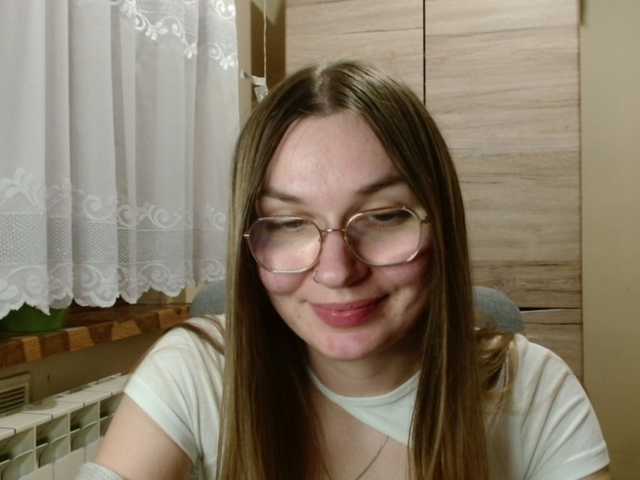 Ellyxcute webcam bongacams model stream image