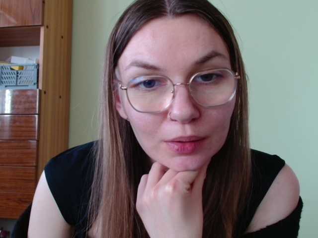 Ellyxcute's BongaCams show and profile