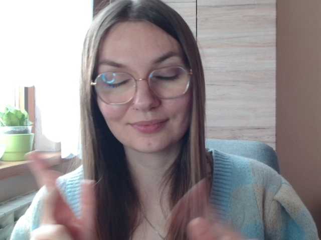 Ellyxcute's BongaCams show and profile