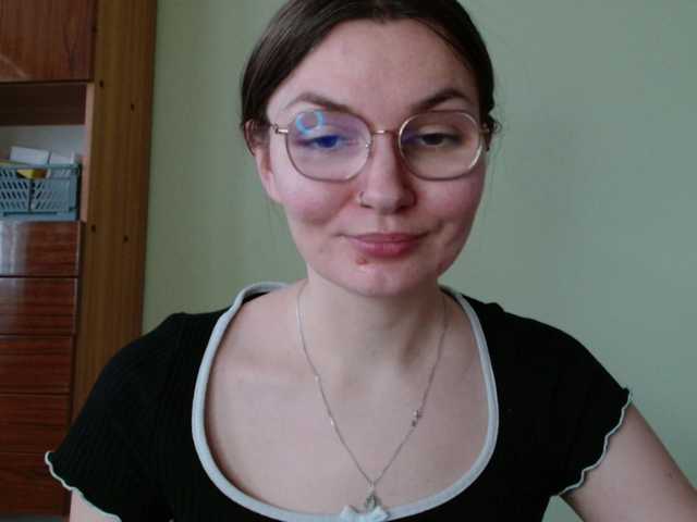 Ellyxcute's BongaCams show and profile