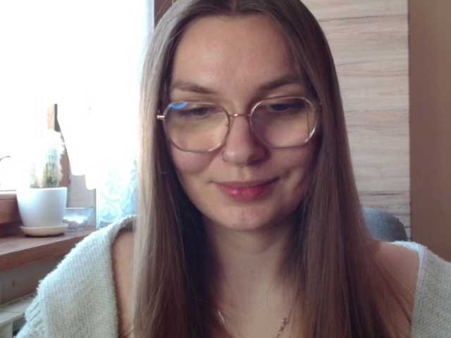 Ellyxcute's BongaCams show and profile