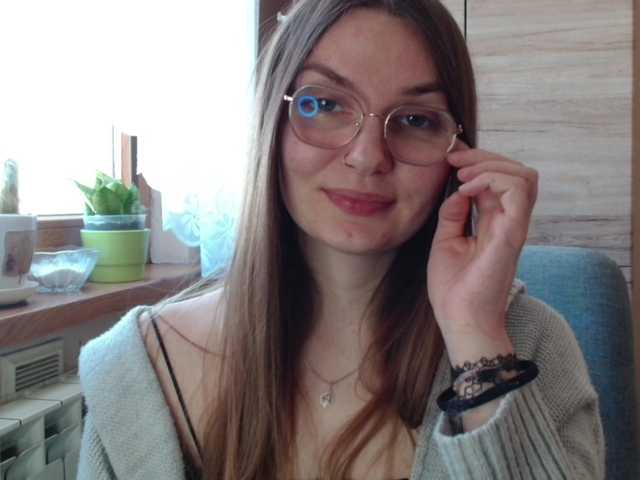 Ellyxcute's BongaCams show and profile