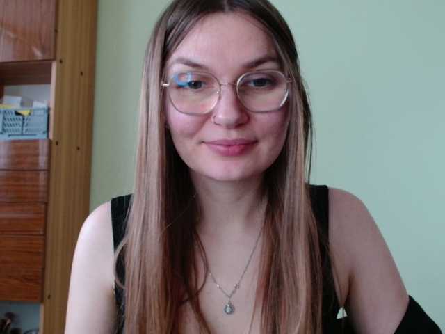 Ellyxcute webcam bongacams model stream image