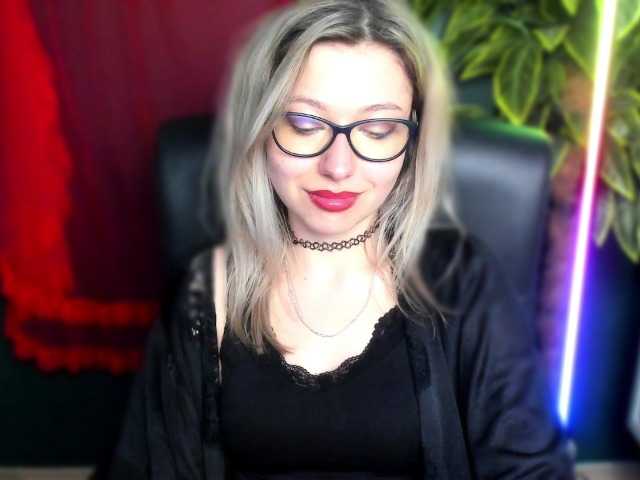  xxHeidiLove chat room