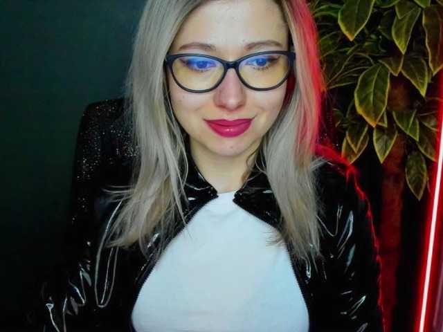 xxHeidiLove webcam bongacams model stream image