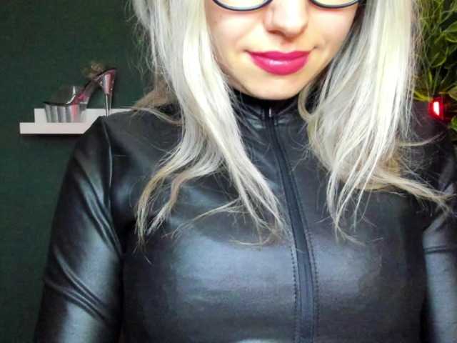 xxHeidiLove's BongaCams show and profile