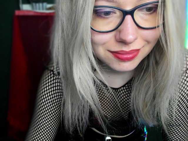 xxHeidiLove's BongaCams show and profile