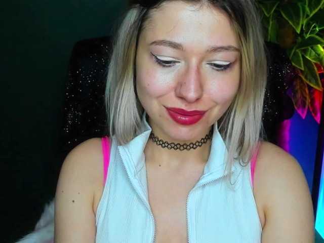 xxHeidiLove's BongaCams show and profile