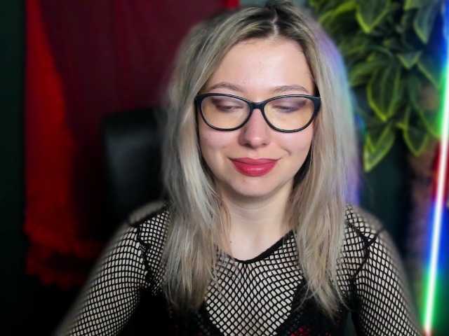 xxHeidiLove's BongaCams show and profile