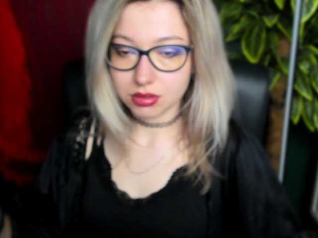 xxHeidiLove's BongaCams show and profile