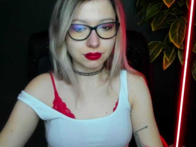 xxHeidiLove from BongaCams
