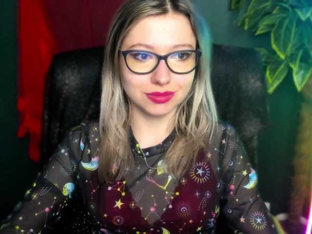 xxHeidiLove's BongaCams show and profile