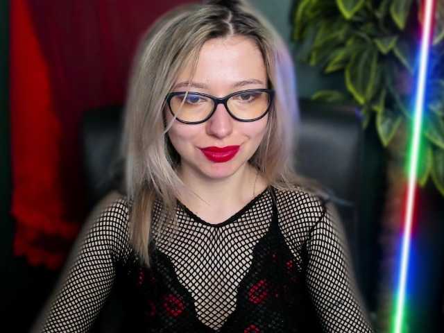 xxHeidiLove's BongaCams show and profile
