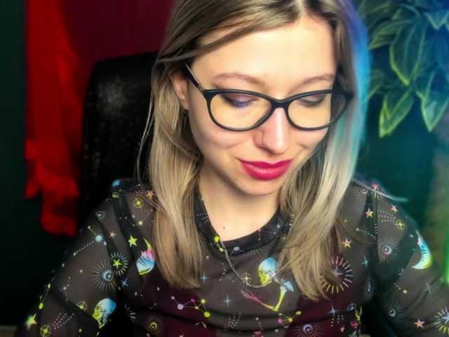 xxHeidiLove's BongaCams show and profile