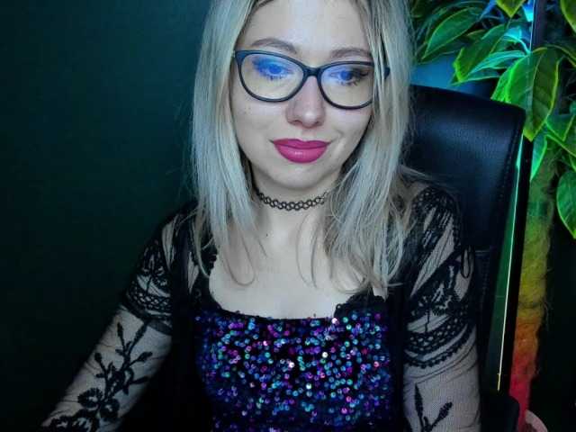 xxHeidiLove webcam bongacams model stream image