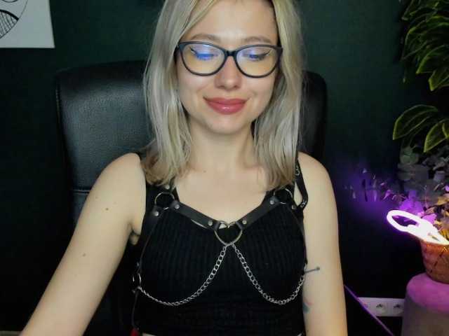 xxHeidiLove webcam bongacams model stream image