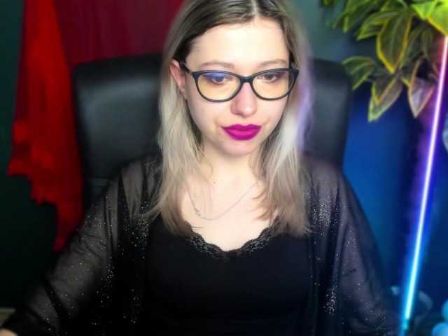 xxHeidiLove's BongaCams show and profile