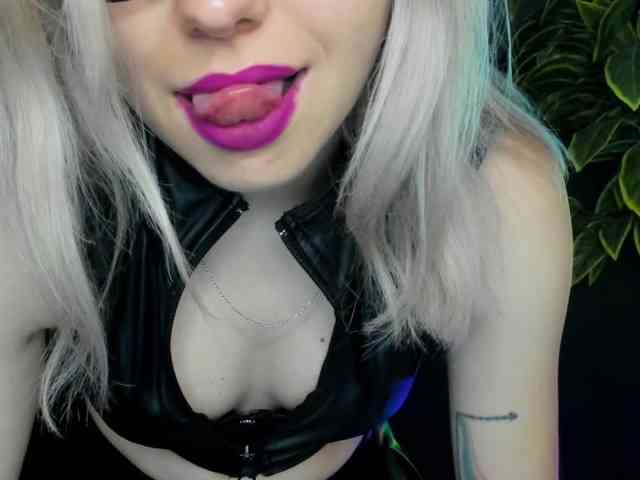 xxHeidiLove webcam