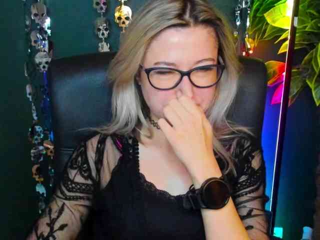 xxHeidiLove webcam