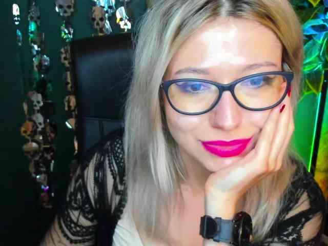 xxHeidiLove webcam